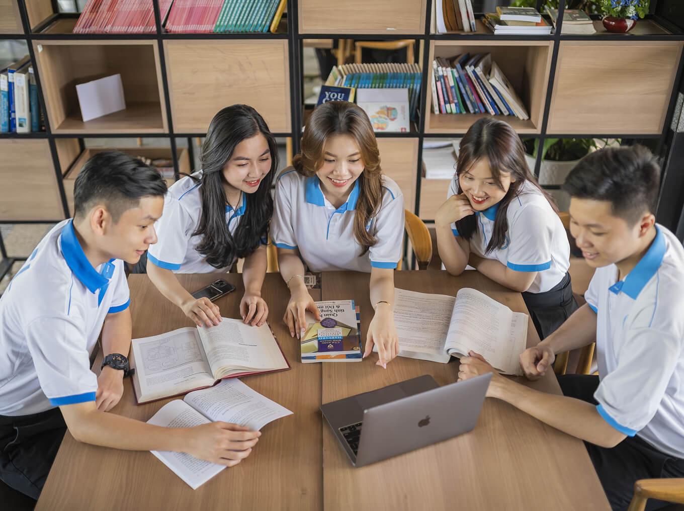 Về nghiên cứu khoa học